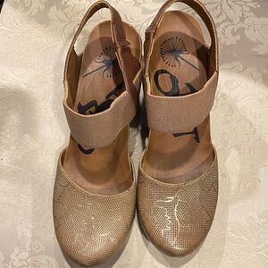 OTBT Tan and Gold Wedges for Women
